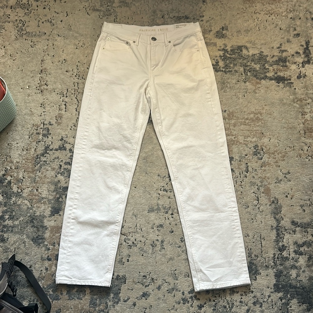 American Eagle white comfort stretch 90s straight jeans NWT